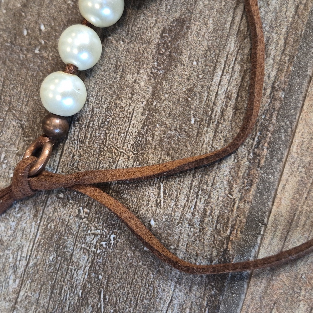 Vintage Turquoise Stone Cross Pendant Pearl & Suede Necklace - Picture 8 of 12